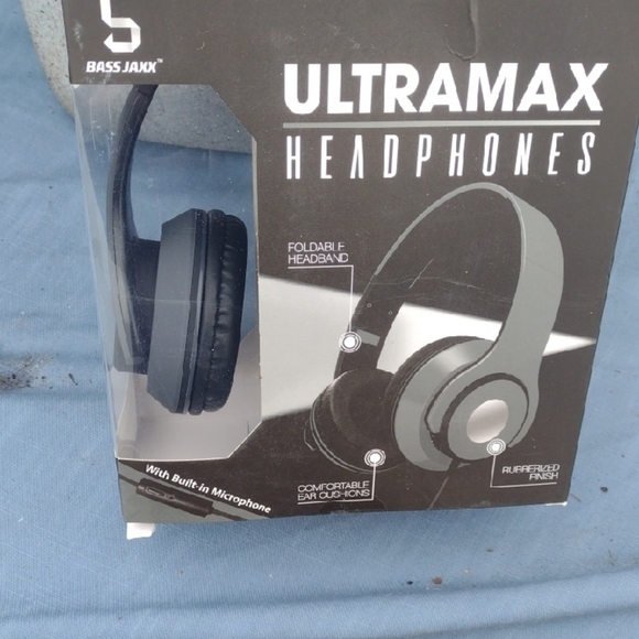 Bass Jaxx Ultramax Headphones - Black and Gray - Picture 1 of 4